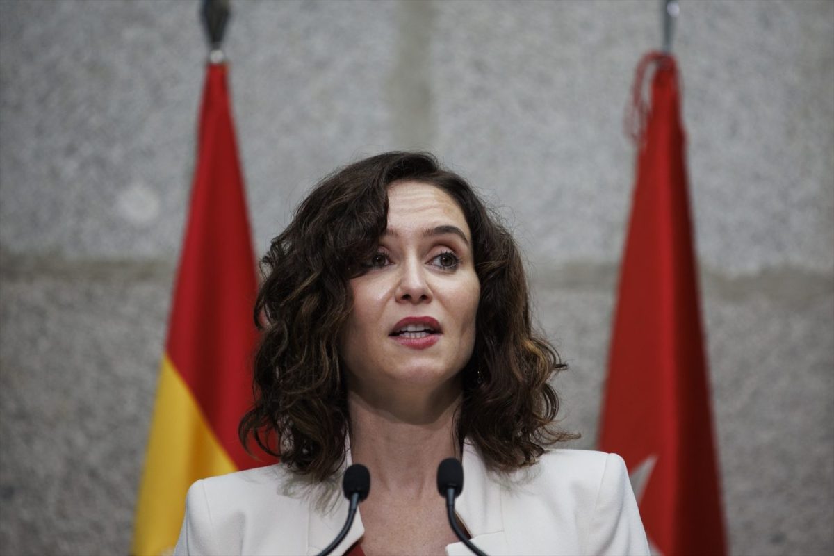 Lobato se acerca a Ayuso y abre negociaciones sobre la ayuda económica a expresidentes | Foto: Europa Press