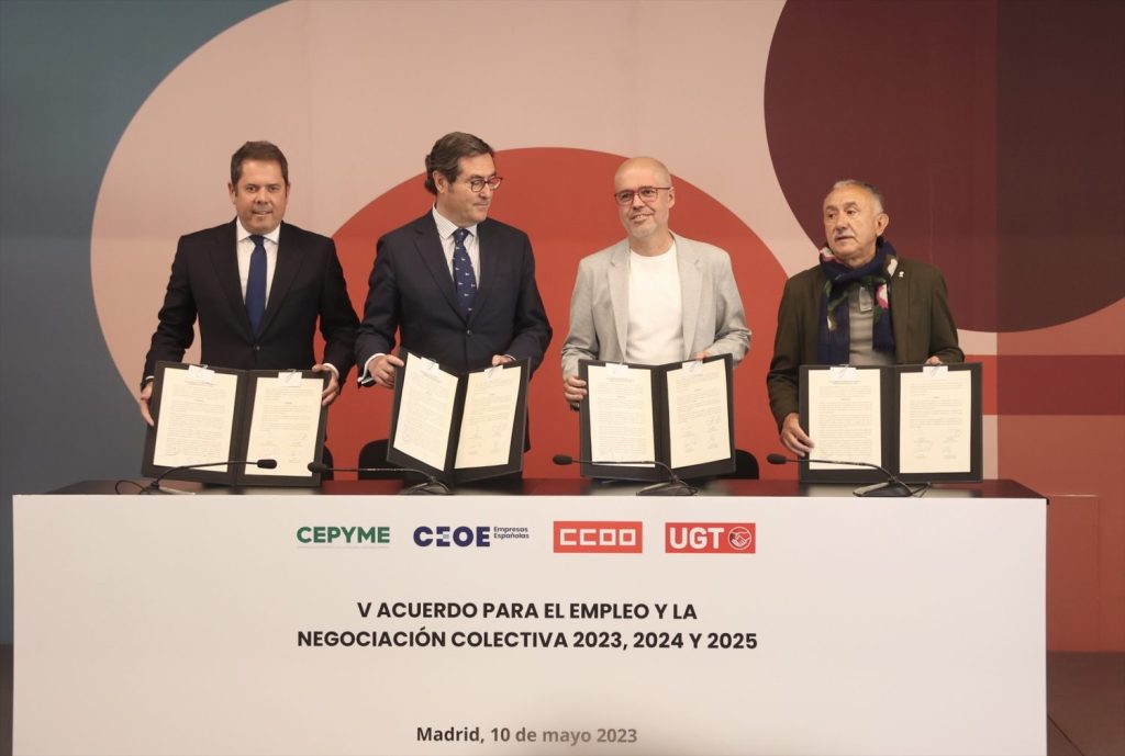 Garamendi firmó con Cuerva (Cepyme), Unai Sordo (CCOO) y Pepe Álvarez el Acuerdo Nacional de Convenios en mayo de 2023