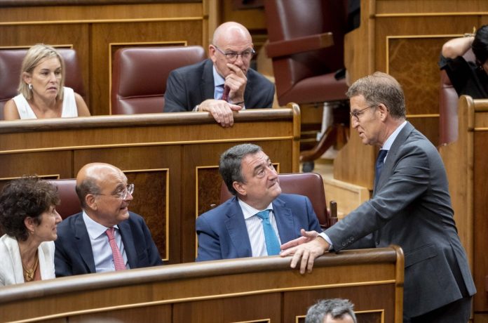 Aitor Esteban y Núñez Feijóo rompieron cualquier puente entre PNV y PP durante el debate de investidura de Sánchez