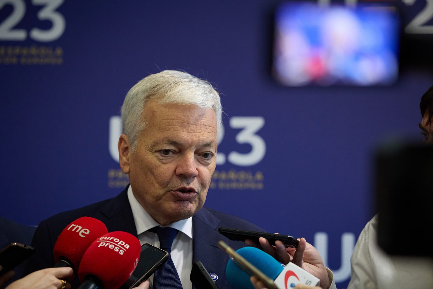 Reynders se ha comprometido a comprobar si la ley de amnistía atenta los valores europeos