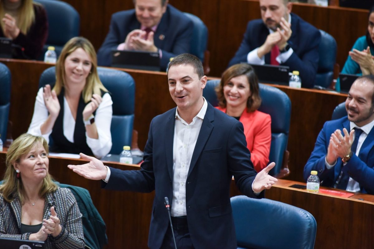 Juan Lobato se desmelena tras la salida de Mónica García | Foto: Gustavo Valiente / Europa Press