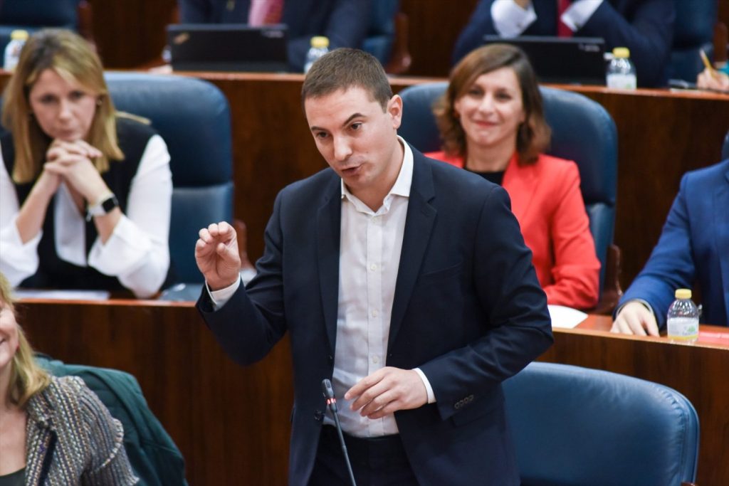 La mitad de los diputados electos abandonan la Asamblea de Madrid | Foto: Europa Press