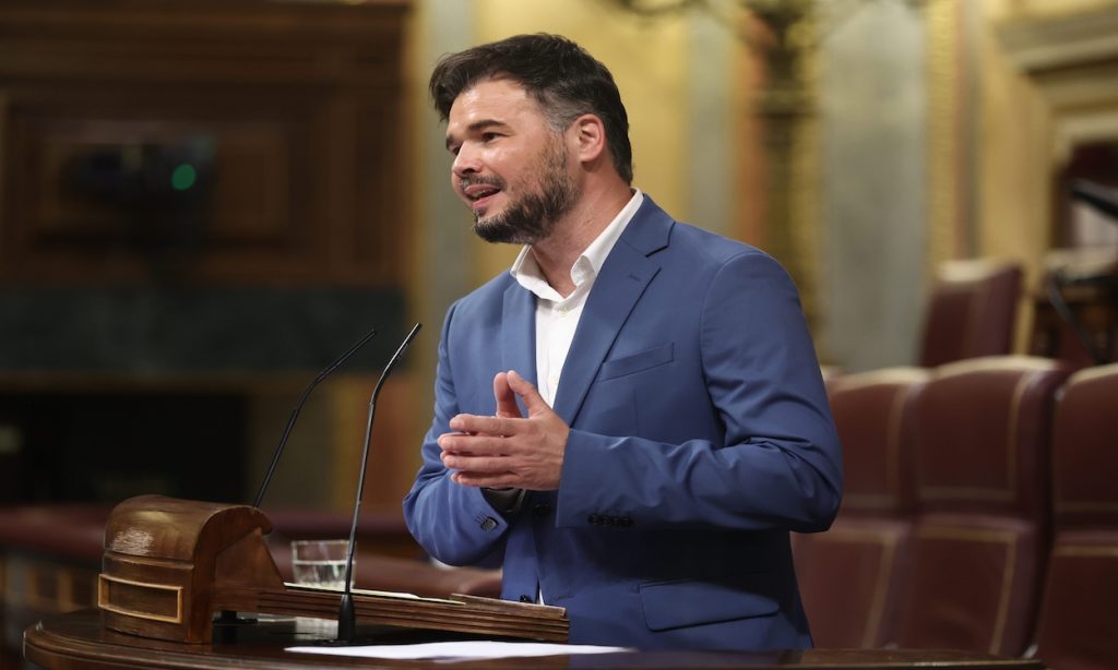 El PSOE estudia desclasificar informes del CNI ante la exigencia de ERC y Junts 2 Moncloa Gabriel Rufian 5 Moncloa