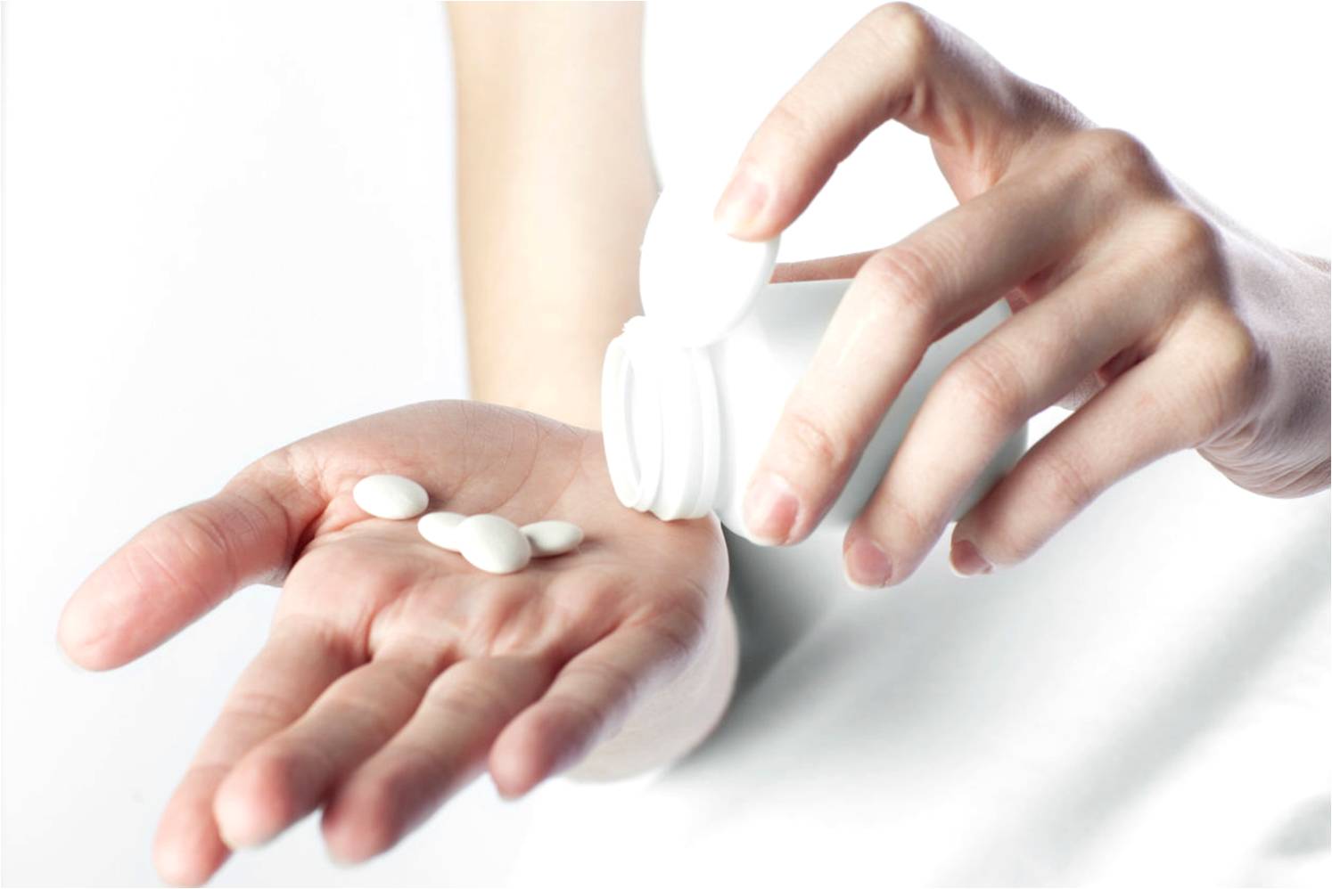 ¿Ibuprofeno, paracetamol o Valium? Te indicamos en qué casos tomar cada uno de ellos 1 Moncloa ¿Qué es el Ibuprofeno?