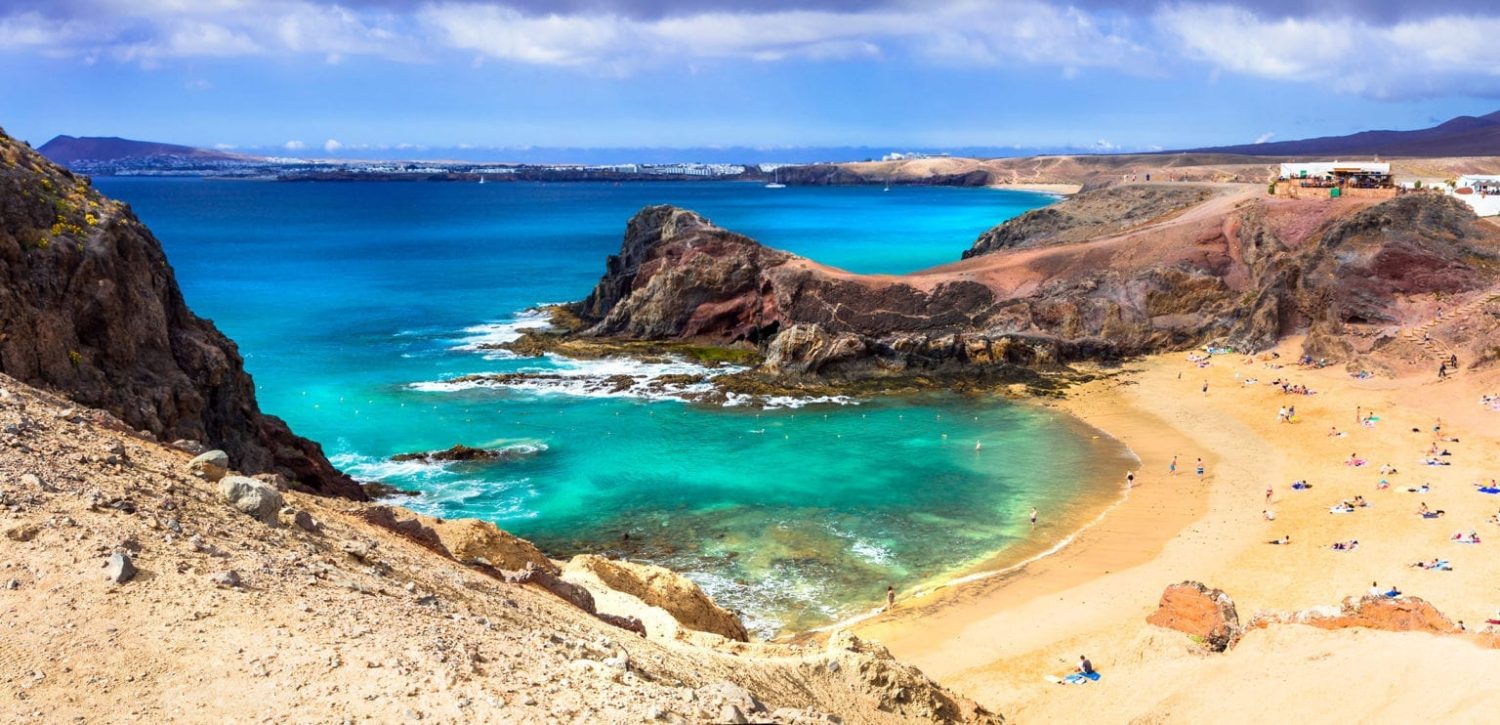 Canarias se reinventa: Un turismo sostenible y comprometido con la reducción de huella de carbono lidera el futuro 1 Moncloa Un compromiso firme con la reducción de la huella de carbono