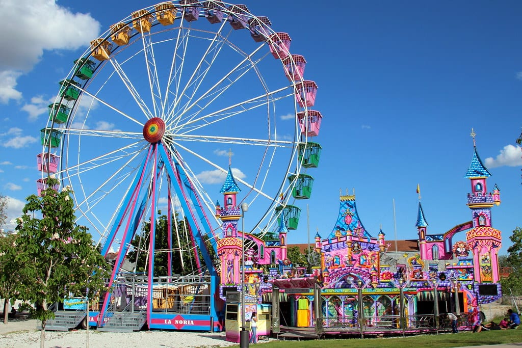 Descubre la guía perfecta: lugares imperdibles en invierno para disfrutar con niños en Madrid 3 Moncloa PARQUE DE ATRACCIONES DE MADRID: EMOCIONES SIN FIN