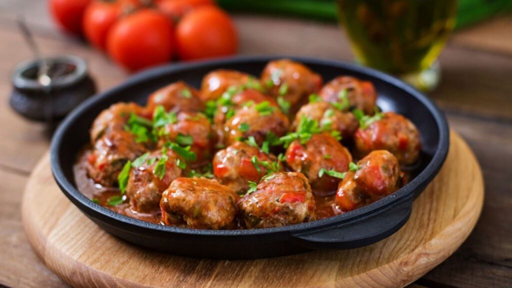 Albóndigas en salsa: deliciosa receta en pocos pasos y lista en minutos 1 Moncloa albondigas con salsa 3 1 Moncloa