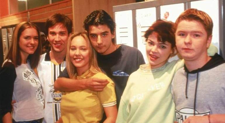 "Compañeros": un viaje nostálgico a los corazones de una generación 3 Moncloa companeros serie Moncloa