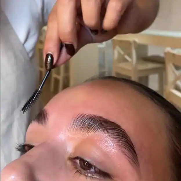 Laminado de cejas: la forma ideal para evitar el microblanding 1 Moncloa laminado cejas mylittlemomo k5TC Moncloa