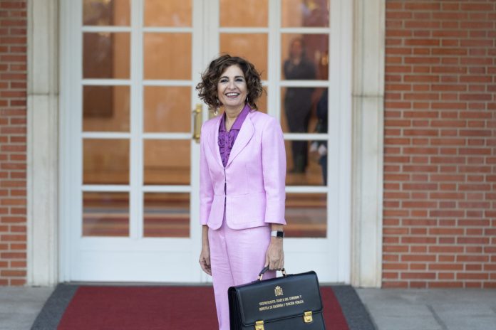 María Jesús Montero inicia el hachazo a los autónomos para 2024