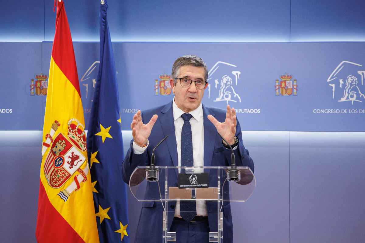 El PSOE presentó la ley de amnistía con la única firma de Patrxi López