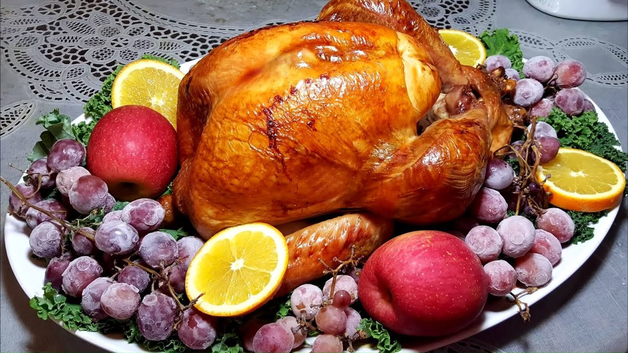 Conquista el Día de Acción de Gracias con la receta suprema de pavo relleno: ¡Sabores inolvidables asegurados! 1 Moncloa El pavo: protagonista de la festividad