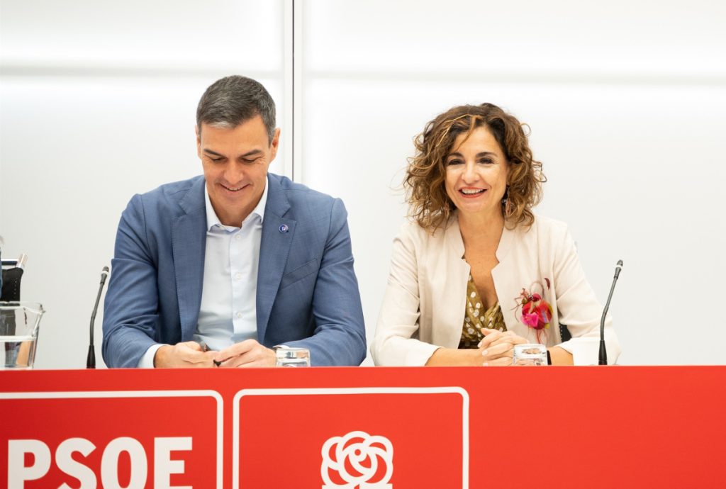 Pedro Sánchez y María Jesús Montero, presidente del Gobierno y ministra de Hacienda en funciones, respectivamente, se posicionan a favor de la amnistía del PSOE