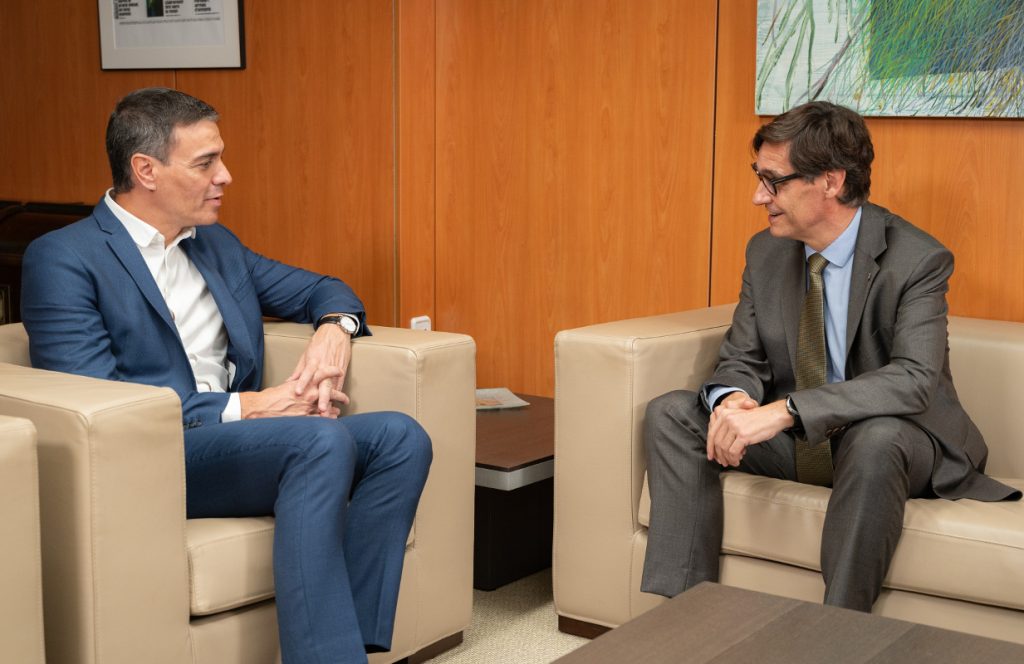 Pedro Sánchez y Salvador Illa, líderes del PSOE y PSC, Salvador Illa, líder del PSC y exministro de Sanidad, que sigue sin desvelar el importe del contrato a Soluciones y Gestión en Ingesa