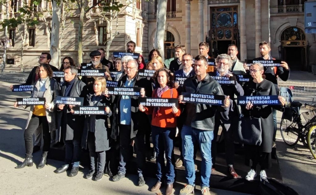 Protesta de diputados de Junts, ERC y la CUP contra el auto de García Castellón, que apunta a Puigdemont y Tsunami Democràtic