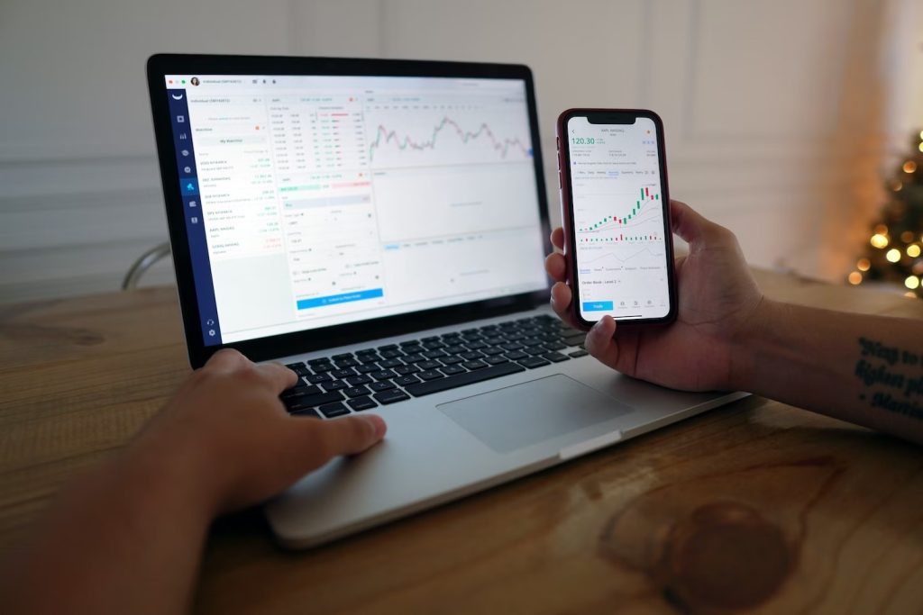 Ventajas y desventajas de los brokers de opciones de BinaryOptios.com 1 Moncloa trading Moncloa