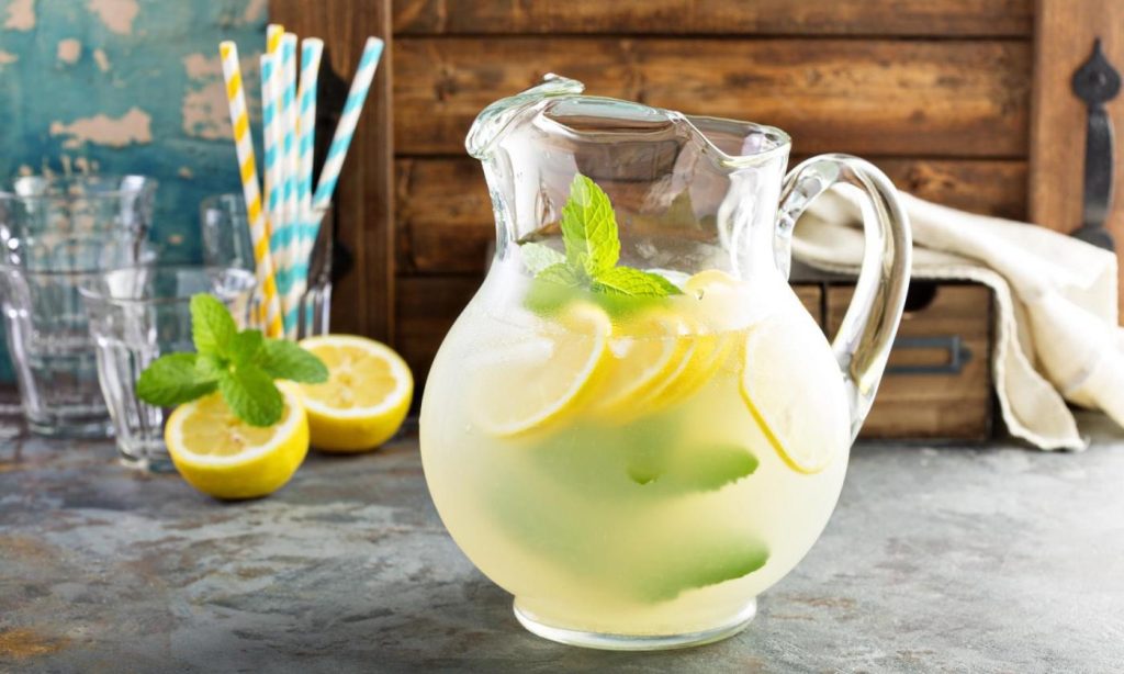 Cómo hacer una limpieza detox de 3 días con limón y agua 1 Moncloa Cómo debes hacer tu limpieza detox