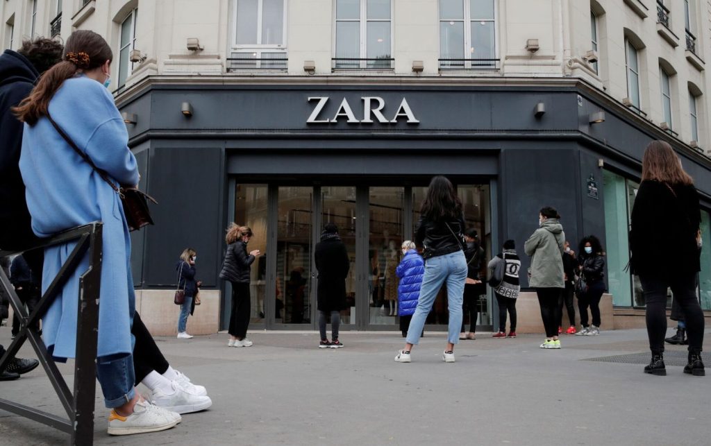 ¡Descubre 10 elegantes tacones de Zara para combinar con pantalón sastre y conquistar a las mujeres de 50+! 2 Moncloa Zara