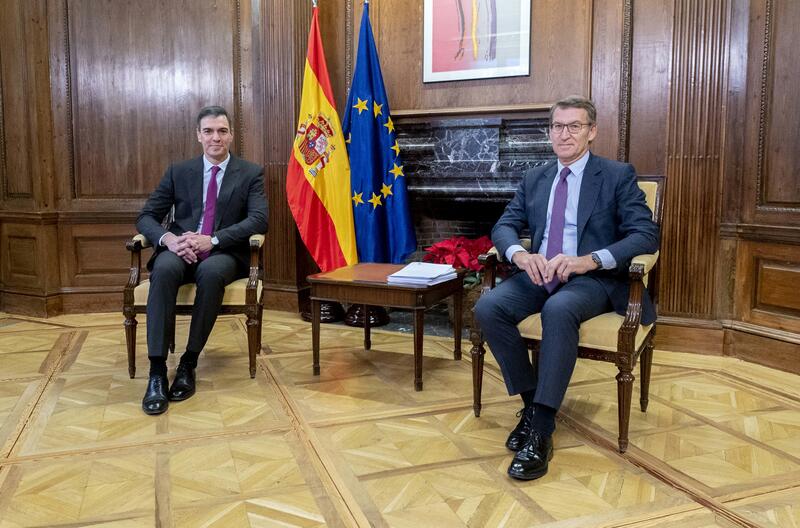 Feijóo y Sánchez mantienen una reunión «oportuna» y de «respeto» institucional como responsables de Gobierno y primer partido de la oposición