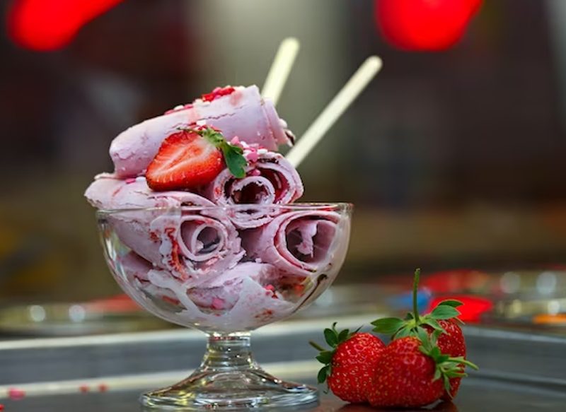 ROLLITOS DE FRUTA CON HELADO