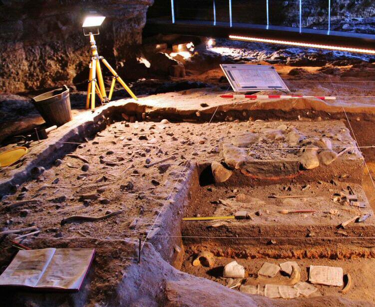 Descubre el encanto secreto de Altamira: Un viaje al corazón de los frescos prehistóricos 1 Moncloa LA CUEVA QUE CONQUISTÓ EL PASADO