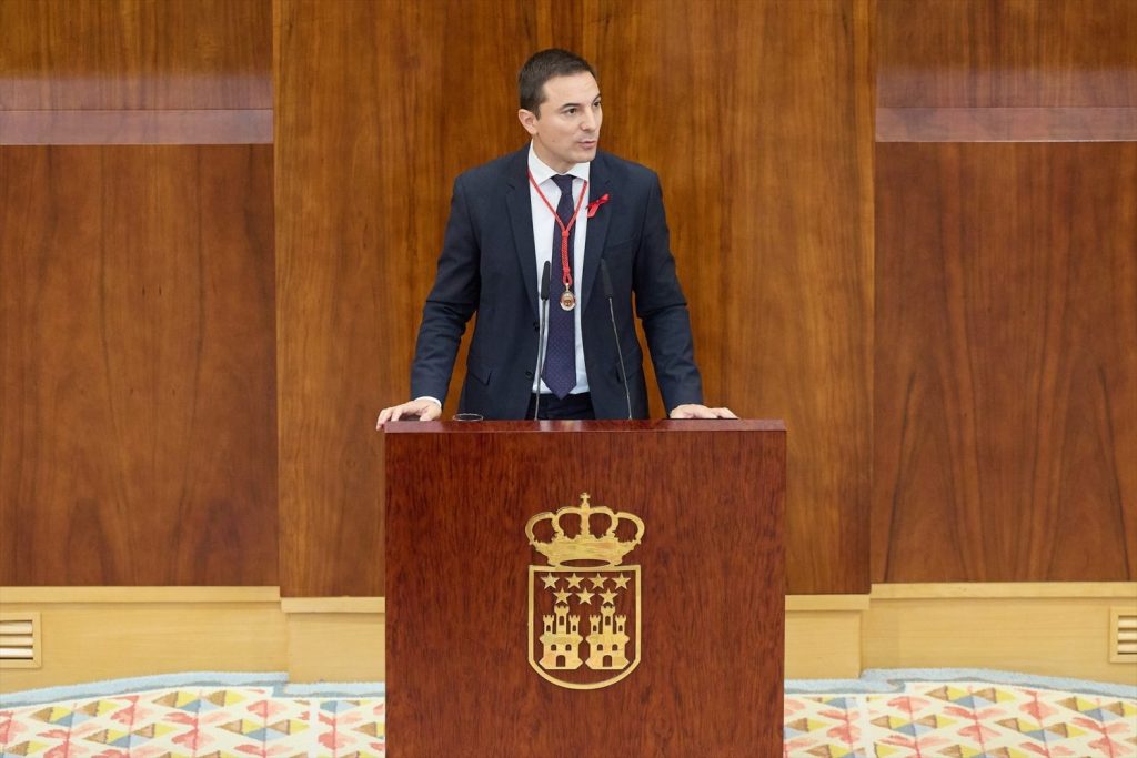 Lobato se cruza de brazos ante los ataques de Sánchez a Madrid | Foto: Europa Press