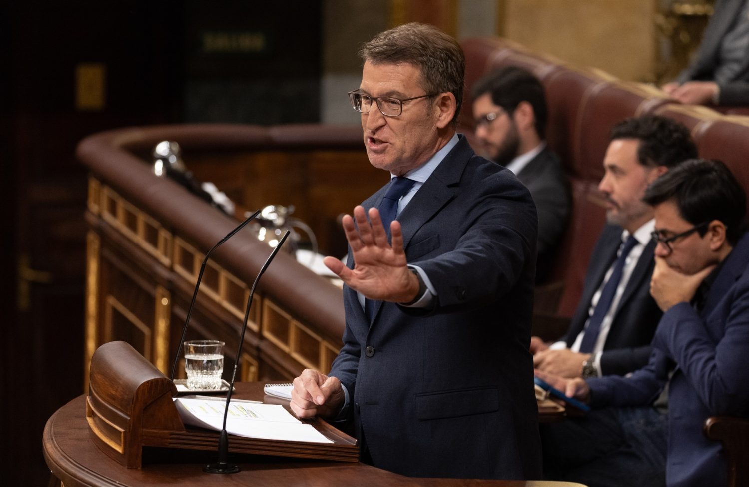 Feijóo anuncia la creación una comisión de investigación para «saber todo» lo que negocia Sánchez con Puigdemont