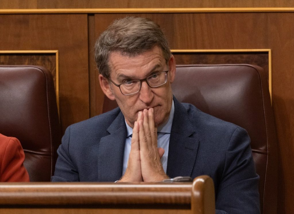 La amnistía preocupa menos a los españoles que la economía y el paro 2 Moncloa Feijóo hunde a un ausente Sánchez y rinde a Abascal por la amnistía del PSOE a Junts