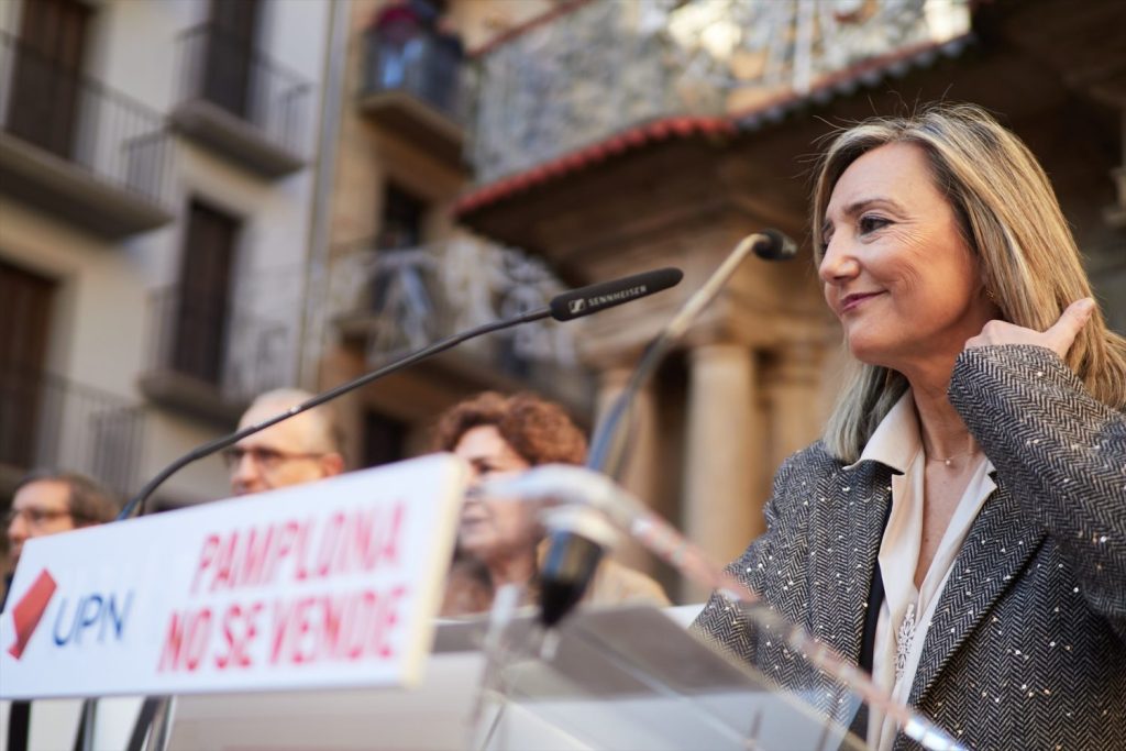 Feijóo muestra su apoyo a la alcaldesa de UPN, Cristina Ibarrola