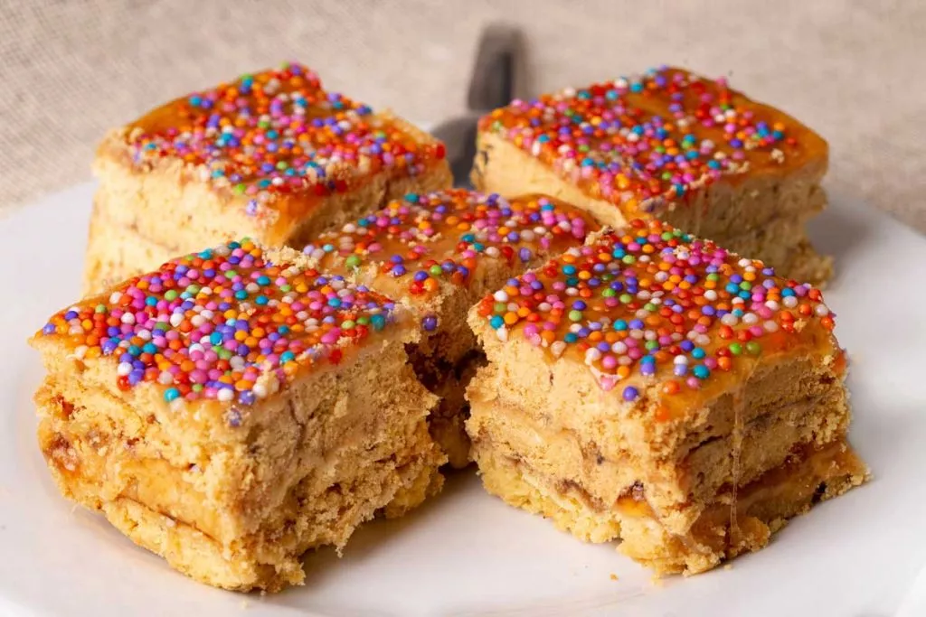 ¡Sorprende en Navidad con alegría y sabor! Galletas de turrón, una receta económica y divertida para brillar 1 Moncloa LA MAGIA DE LAS GALLETAS DE TURRÓN