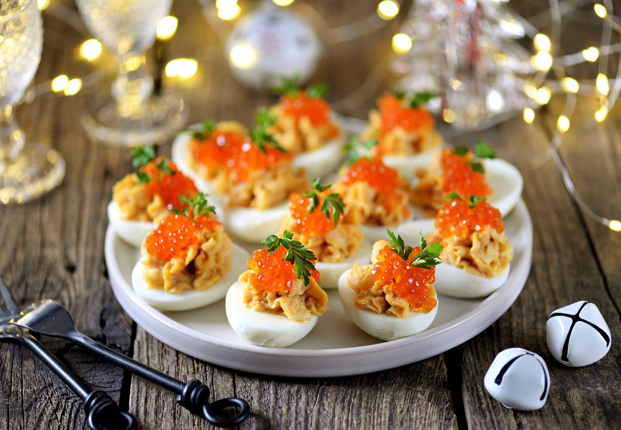 HUEVOS RELLENOS
