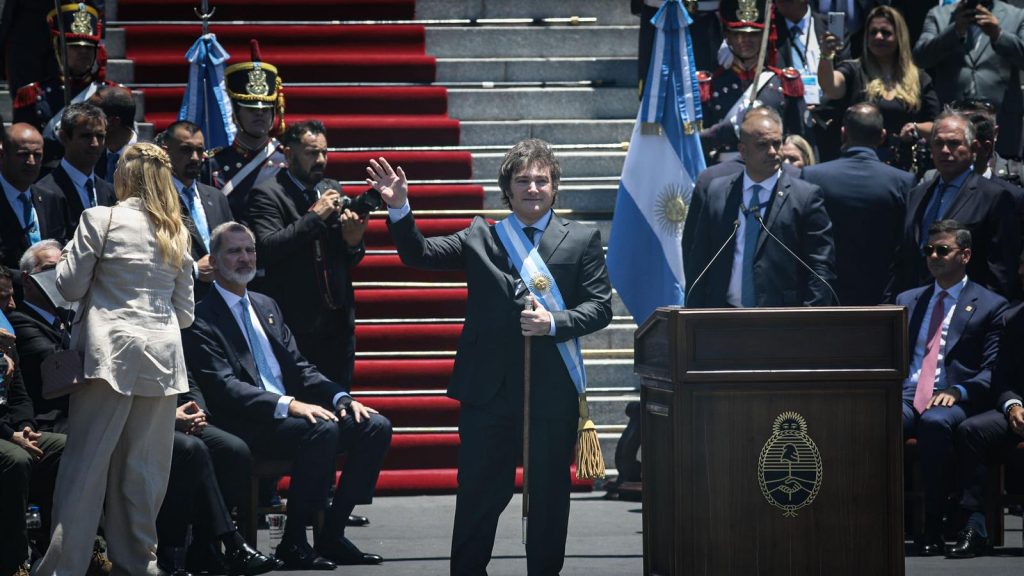Felipe VI solo estuvo acompañado por el secretario de Estado para Iberoamérica