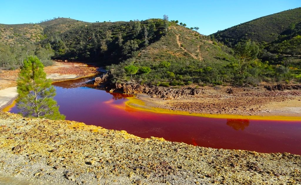 Desvelamos 5 fascinantes secretos de Huelva que te sorprenderán: una experiencia única que no puedes perderte 1 Moncloa MINAS DE RIOTINTO EN HUELVA Moncloa