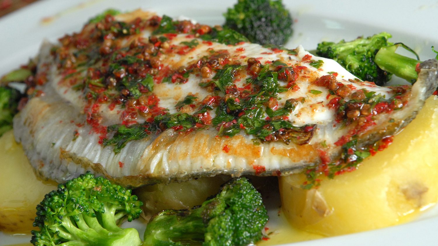 Exquisitas propuestas para deleitar con rodaballo, lubina, lenguado, besugo... ¡Sorprende con elegancia culinaria en fin de año! 1 Moncloa LA EXCELENCIA DEL RODABALLO