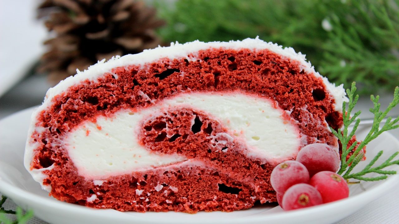 EL TRONCO RED VELVET Y CREMA DE QUESO: UNA DELICIA NAVIDEÑA IRRESISTIBLE
