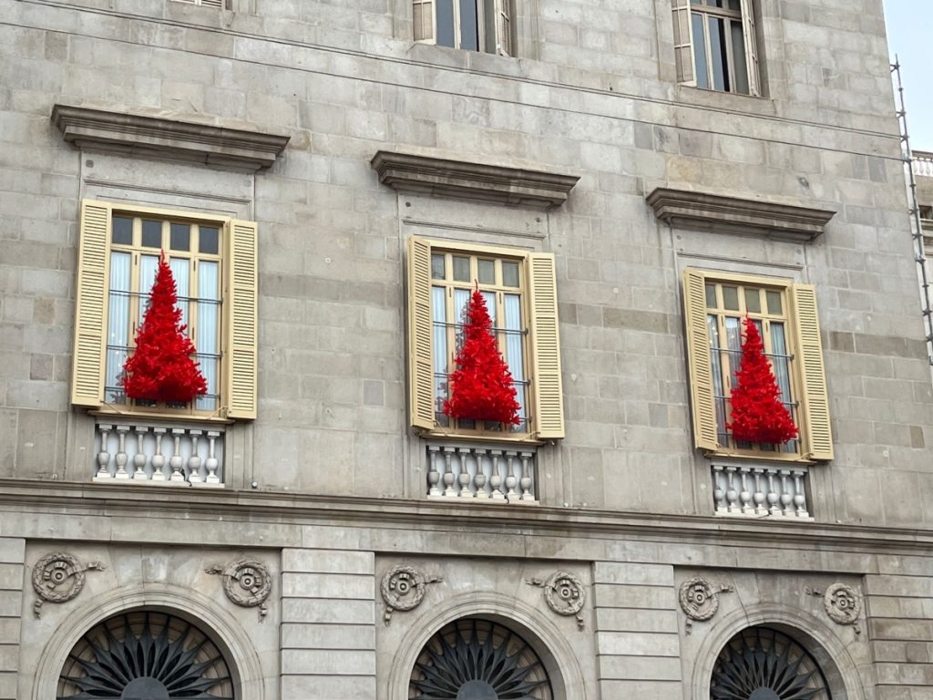 Collboni emula a Colau y se gasta 100.000 € en el cutre Belén de Navidad de Barcelona 1 Moncloa Collboni Navidad
