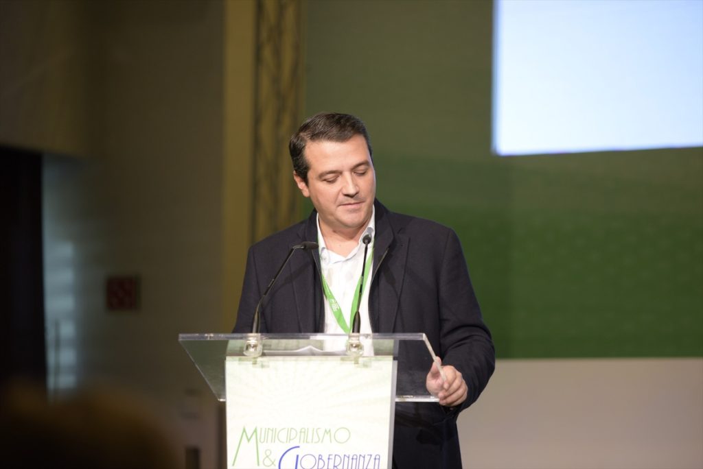 El Ayuntamiento de Córdoba se vuelve a subir el sueldo este año 1 Moncloa El alcalde de Córdoba es también el presidente de la Federación Andaluza de Municipios y Provincias.