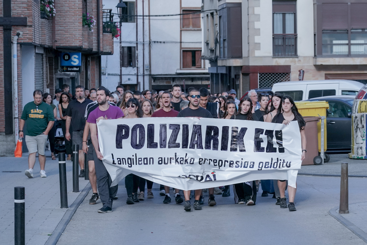 Los jóvenes de Alsasua piden la salida de la Guardia Civil del País Vasco