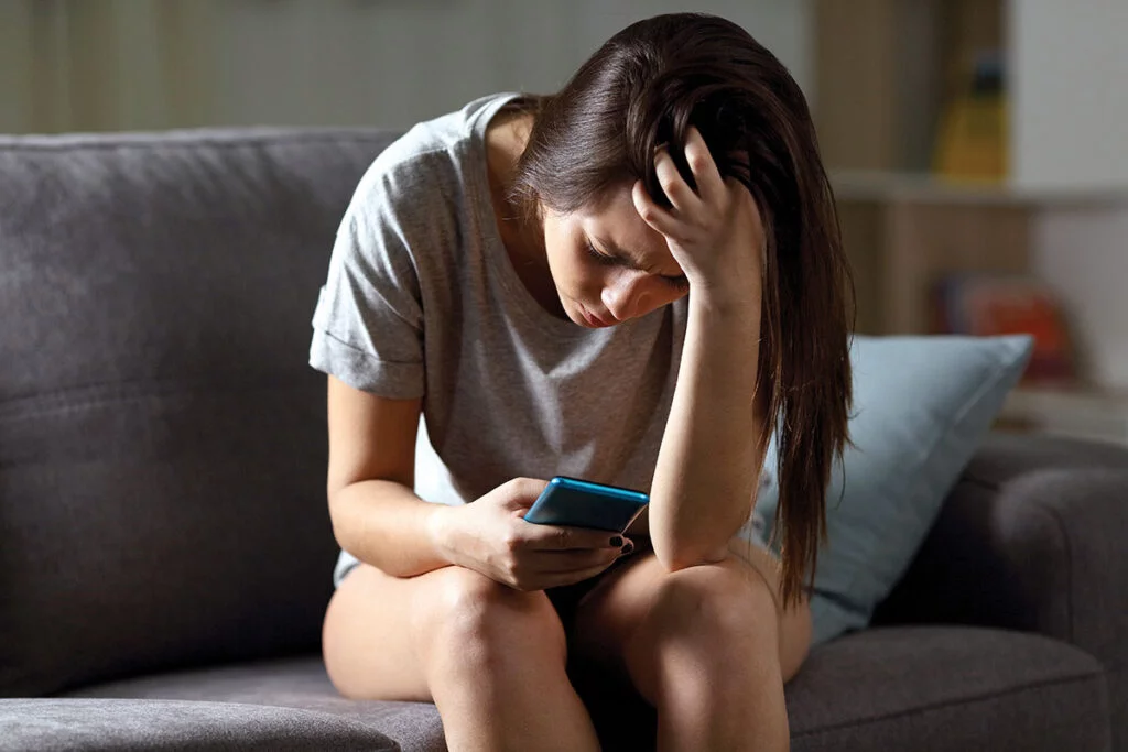 Domina la ansiedad con nuestra guía de cinco ejercicios simples: recupera la calma y bienestar emocional 3 Moncloa LA IMPORTANCIA DE BUSCAR AYUDA PROFESIONAL