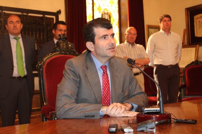 Bartolomé González, ex alcalde de Alcalá, es el nuevo director de la Oficina del Español.