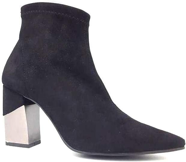 Estiliza tus piernas con estas botas de Amazon