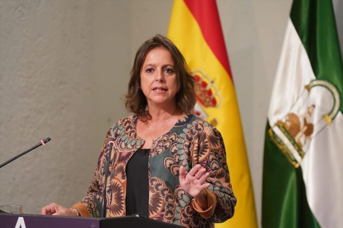 Según Catalina García, consejera de Salud en Andalucía, se dedicó 1.590 euros al gasto sanitario por habitante (la media nacional fue de 1.630 euros).