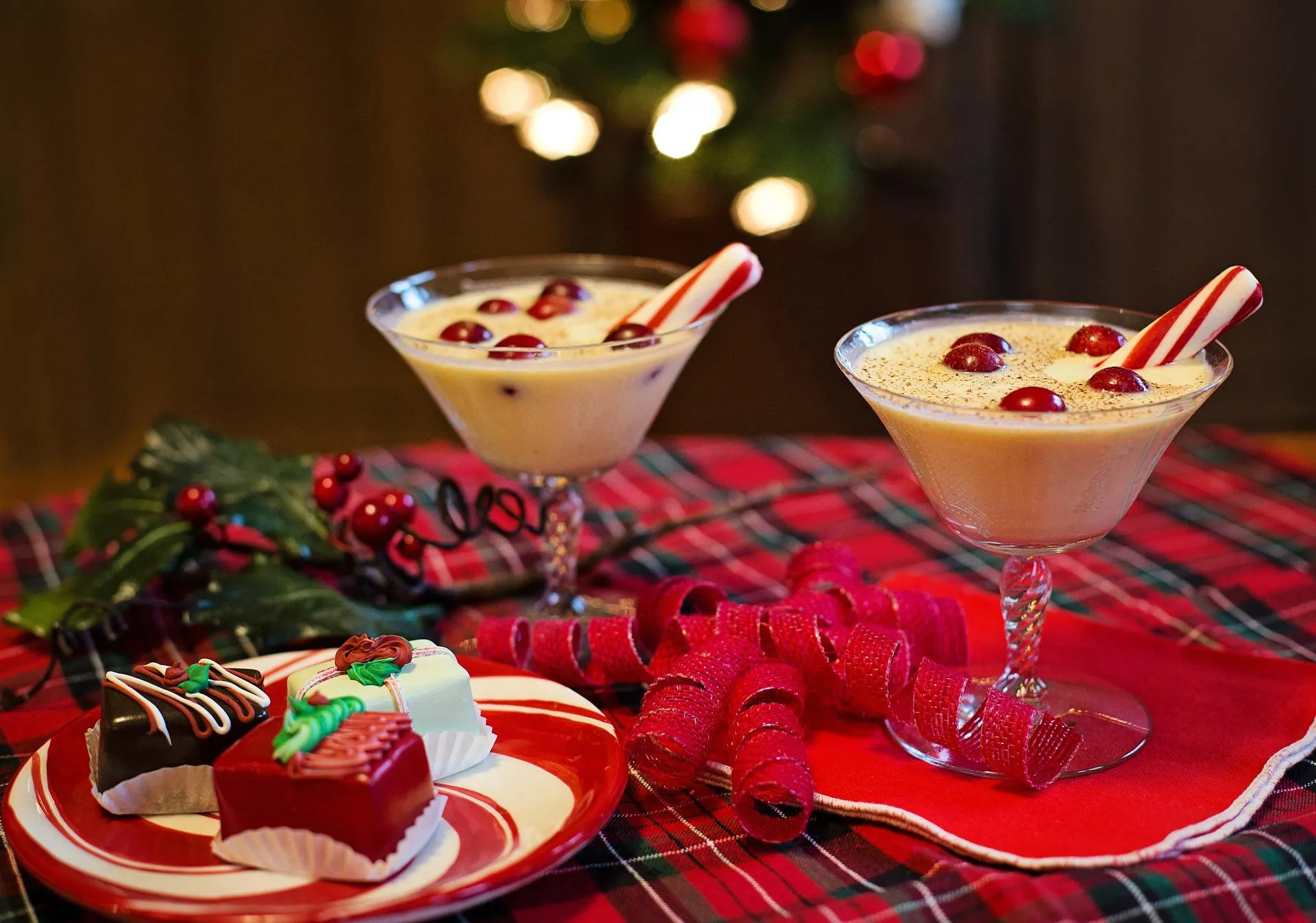 ¡Diversión asegurada! Descubre 5 recetas navideñas irresistibles para niños, ¡una deliciosa tentación que no podrán resistir! 1 Moncloa EL PLACER DE COCINAR JUNTOS