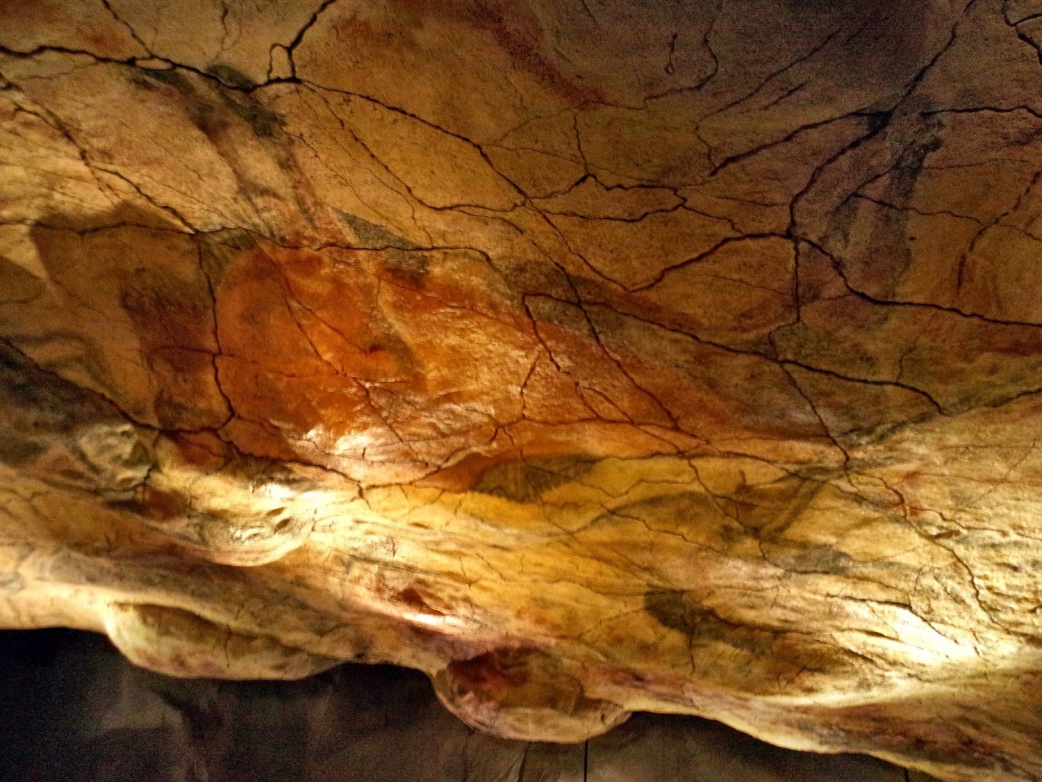 Descubre el encanto secreto de Altamira: Un viaje al corazón de los frescos prehistóricos 3 Moncloa EL TESORO ARQUEOLÓGICO DE ALTAMIRA