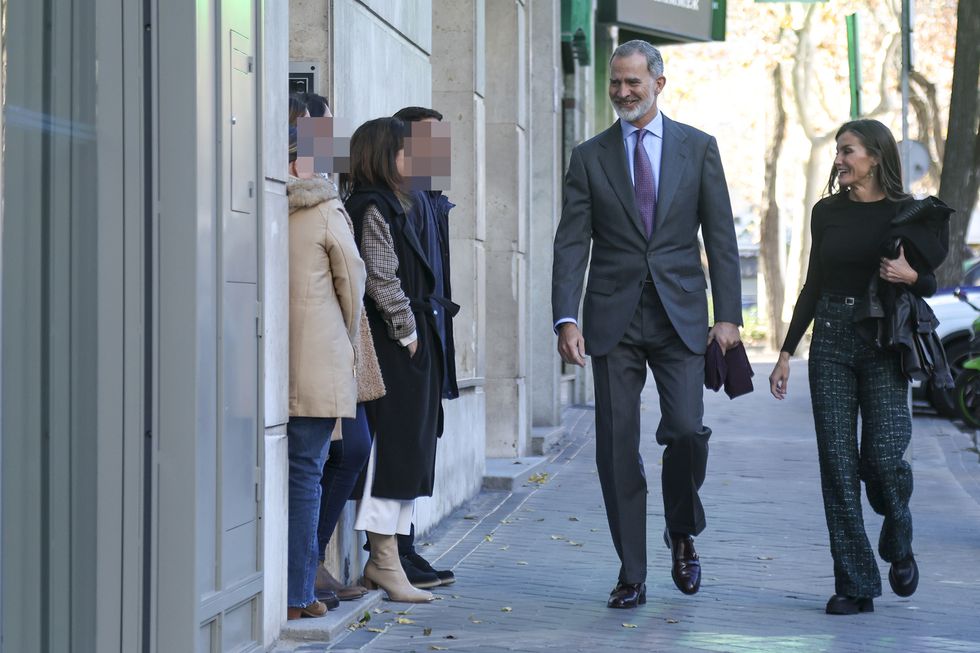 felipe y letizia llegan al cumpleano de infanta elena
