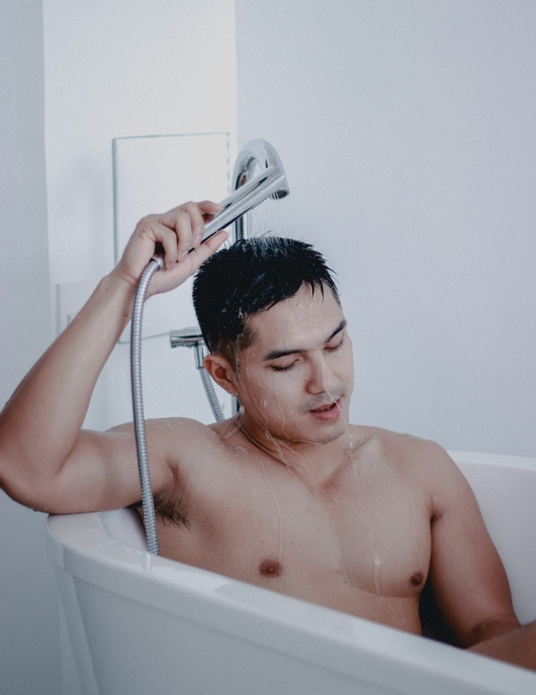 hombre ducha belleza