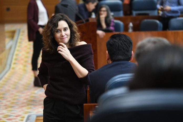 Ayuso ha recibido numerosas campañas de descalificación y ataque, a ella y a su familia, «algo que no se ha hecho con ningún otro político»