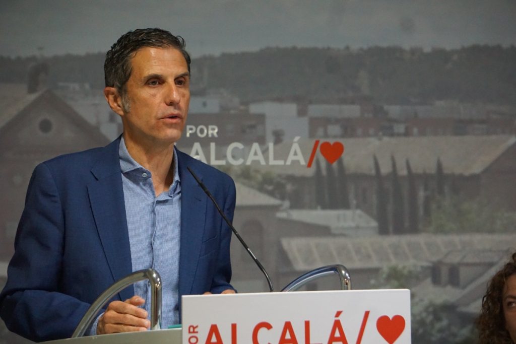 Víctor Acosta y PSOE echan un pulso en Alcalá para ver quien gestiona peor 1 Moncloa Javier Rodríguez Palacios, empeñado en demostrar que la gestión de Vox-PP es peor que la de PSOE-Cs./Europa Press