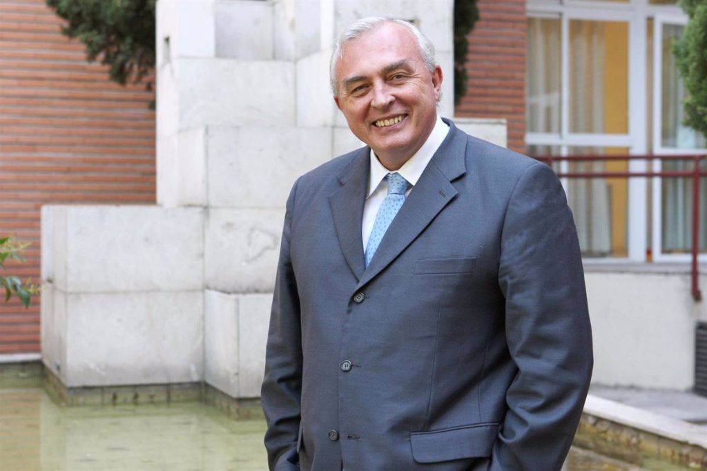 Las 25 personas más influyentes en España en el área de la educación 7 Moncloa javier uceda Moncloa