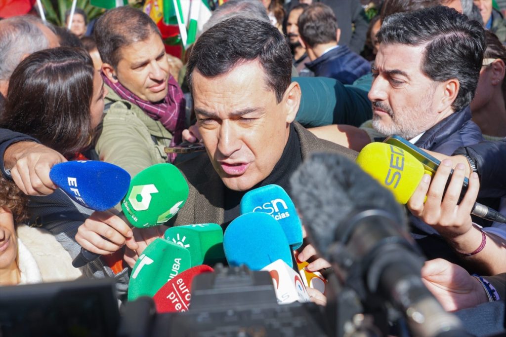 Juanma Moreno insiste a Óscar Puente para que invierta en la red ferroviaria de Andalucía.